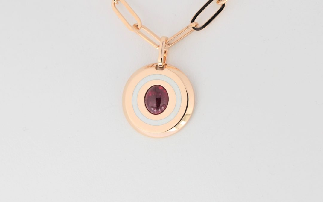 Target pendant