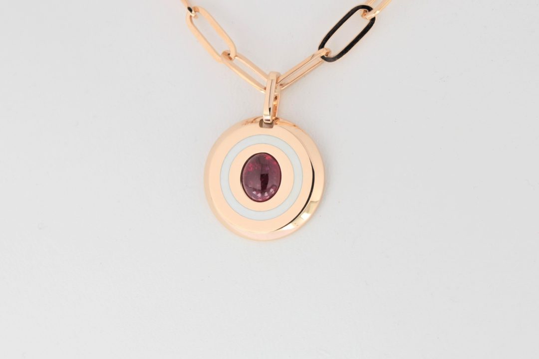 Target pendant